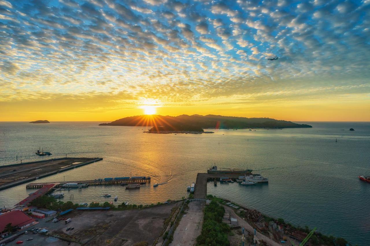 Full Seaview 2R1B Condo For 6Pax In Kota Kinabalu Exterior photo